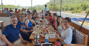 Gonullu Folklorcular Bosna Hersek Ten Dondu Kahvalti Da Bulustu
