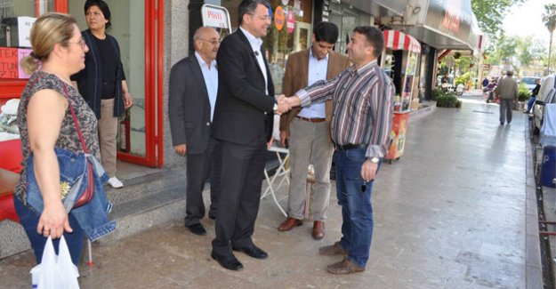 Başkan Turgut, Atatürk Caddesi esnafıyla buluştu