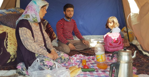 4 Çocuklu Aile 2.5 Aydır Çadırda Yaşıyor