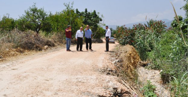 Işıklı ve Yeşilovacık’ta yollar yapılıyor