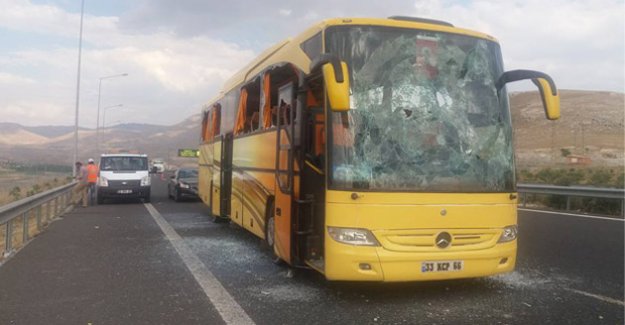 Taraftar mağduru firma iki gündür federasyon kapısında nöbet tutuyor