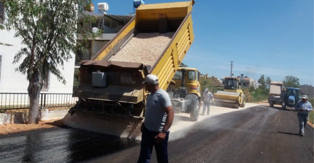 Silifke’de asfalt çalışmaları sürüyor