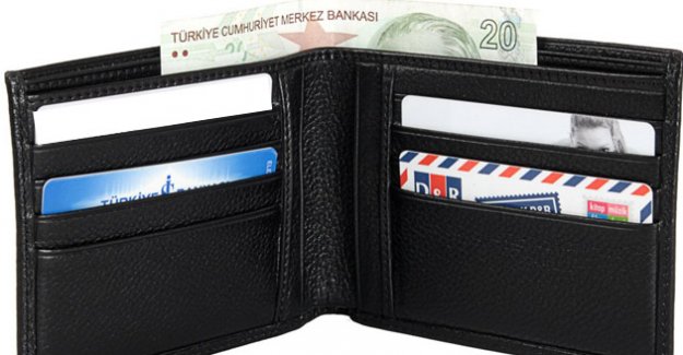 Bulduğu Cüzdanı Sahibine Teslim Eden İşçiye Bir Maaş Ödül