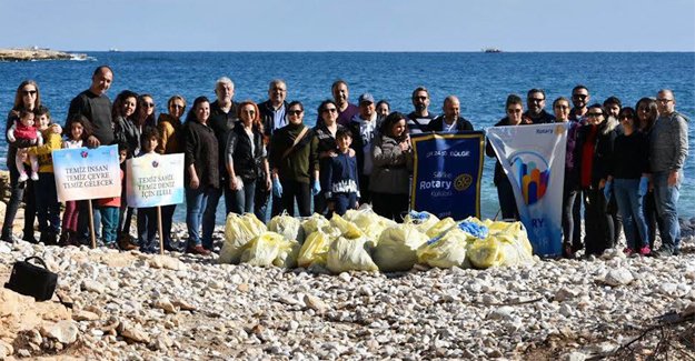 Silifke Rotary Kulübü’den plaj temizliği