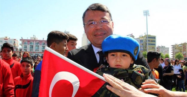Başkan Turgut 23 Nisan’ı kutladı