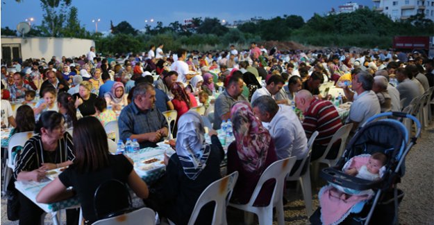 Gönül Sofrası Çeşmeli’de Kuruldu