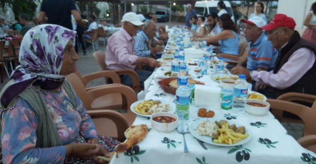 Silifke Rotary Kulübü'nden huzurevi sakinlerine iftar yemeği
