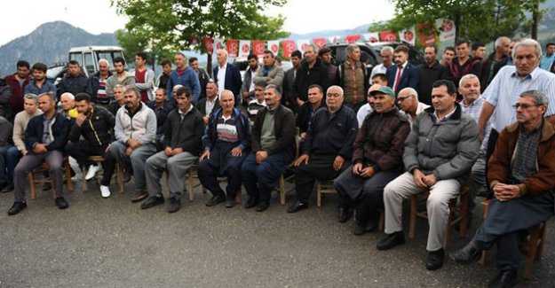 MHP'li adaylar Mersin'in 4 bir yaınnda çalışıyor