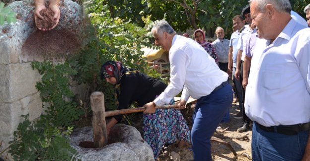 Silifke’de Sumak Gelin ediliyor