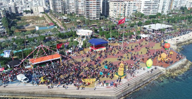 Milyonlar Mersin'deki Narenciye festivaline aktı