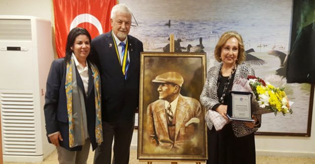 Silifke Rotary Kulübü’nden Ressam Kundak’a plaket