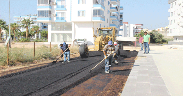 Pazar yeri asfaltlanıyor