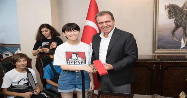 TATAR VE JAPON ÖĞRENCİLERDEN BAŞKAN SEÇER’E ZİYARET