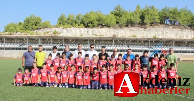 Altunok, Minik Futbolcular Ve Aileleriyle Kahvaltıda Buluştu