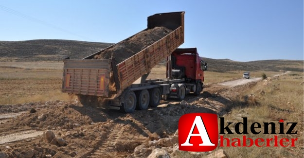 Belediyeden Ayaştürkmenli yollarına bakım