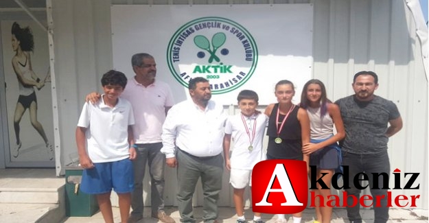 Büyükşehir’in Tenis Kulübü Afyon’dan Madalyayla Döndü