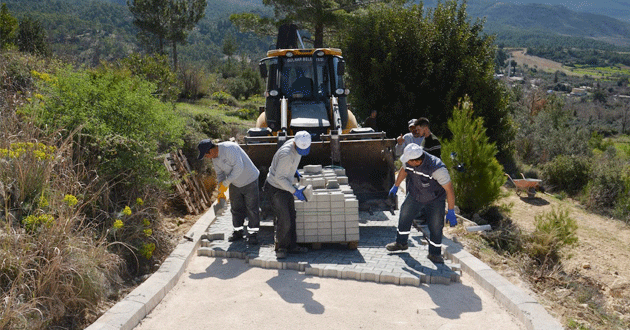 Gülnar Belediyesi Yol Çalışmalarını Hızlandırdı