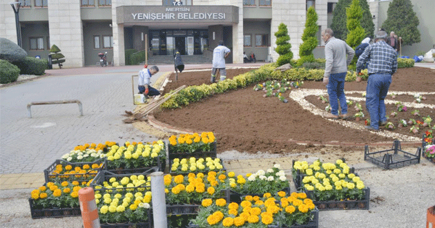 Yenişehir Belediyesi Yenişehir'i Renklendiriyor