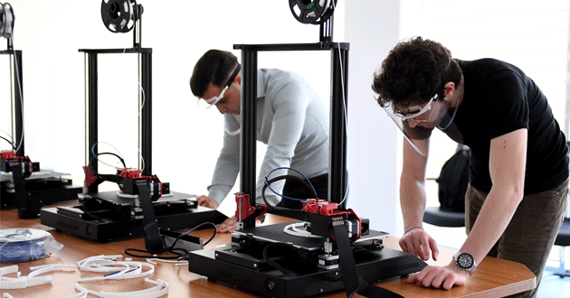 Büyükşehir, 3D yazıcılar ile siperlik maske üretiyor