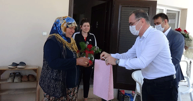 Kaymakam Emiroğlu’ndan Anneler Günü ziyareti