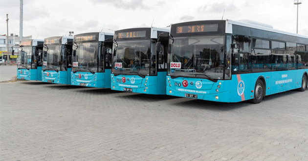 Mersin büyükşehir belediyesi otobüslerinde sosyal mesafe kurallarına uyuluyor