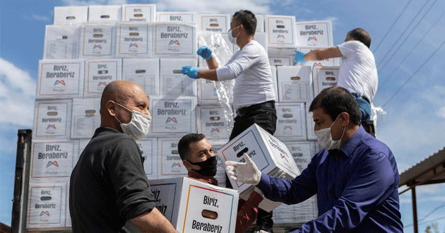 Mersin büyükşehir’den esnafa 15 bin 500 gıda kolisi yardımı