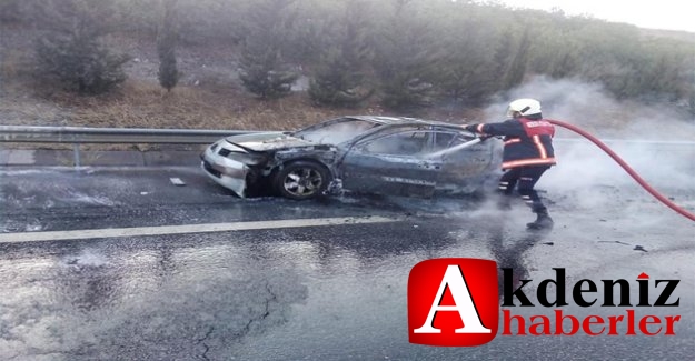 Tarsus’da Ticari Araç Yangını Meydana Geldi