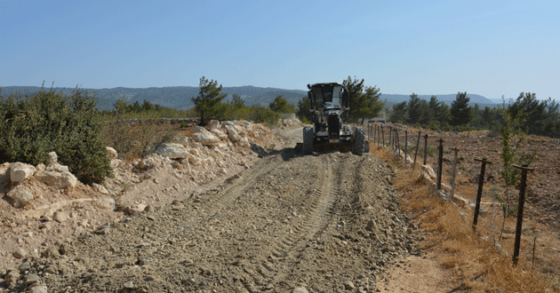 Gülnar Belediyesi yol yapım çalışmalarına devam ediyor