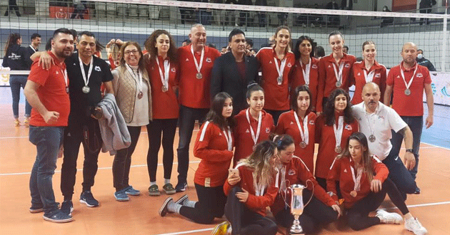 BÜYÜKŞEHİR GSK KADIN VOLEYBOL TAKIMI 1. LİGE ÇIKTI