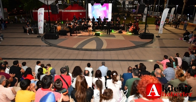 MERSİN BÜYÜKŞEHİR’İN GENÇLİK KONSERİ’NDE KENT ORKESTRASI SAHNE ALDI