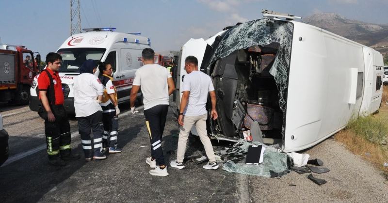 Silifke'de otobüs kazası: 2 ölü, 34 yaralı
