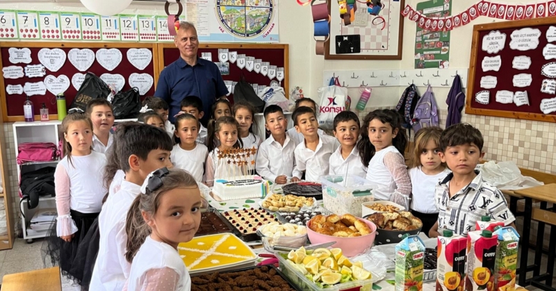 Minik öğrencilerin okuma sevinci