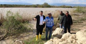 Turgut, taşkından zarar gören tarım arazilerini inceledi
