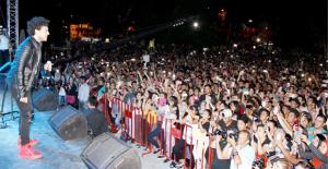 Buray, Silifkelilere unutulmaz bir konser verdi