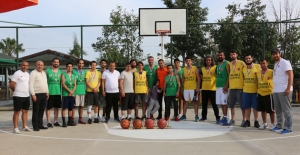 Erdemli'de Sokak Basketbolu Turnuvası