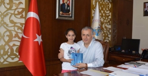 Atletizm Türkiye 4. Öğrenciye Kaymakam Cinbir’den ödül