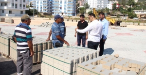 Altunok, Kapalı Pazar Yeri çalışmalarını inceledi