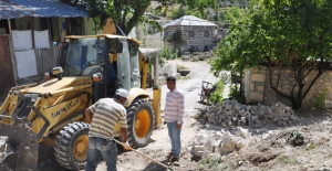 Kavak Mahallesinde parke çalışmaları sürüyor