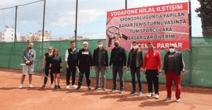 Altunok, tenis turnuvasına katıldı