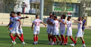 Lider Silifke Belediyespor, gol oldu yağdı