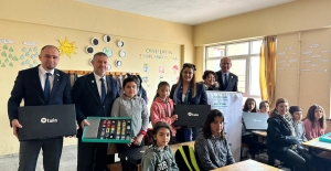 Rotary Kulübü okullara Bilim seti dağıtıyor