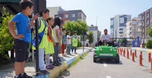 Öğrencilere trafik eğitimi veriliyor