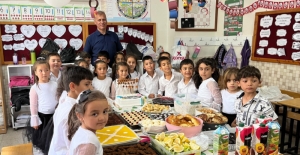 Minik öğrencilerin okuma sevinci