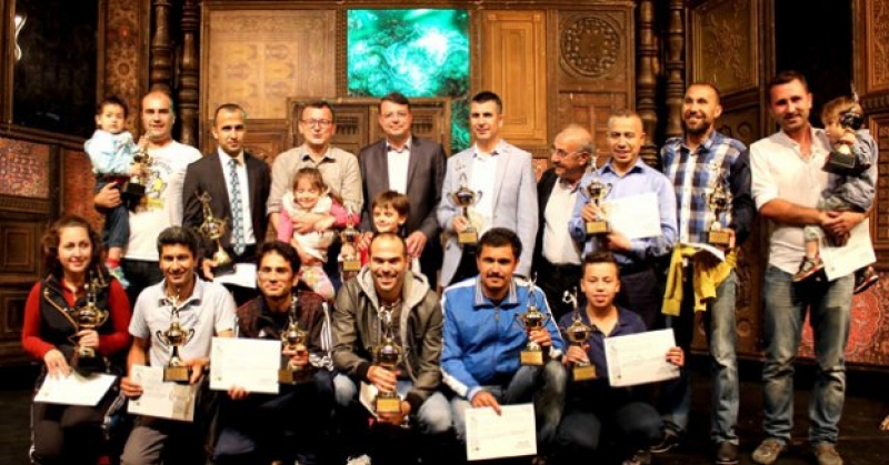 Tenis turnuvasında dereceye girenlere ödülleri verildi