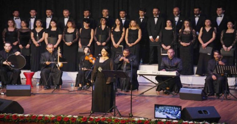 ATATÜRKÜN SEVDİĞİ ŞARKILARIN NOTALARI MERSİNDEN YÜKSELDİ